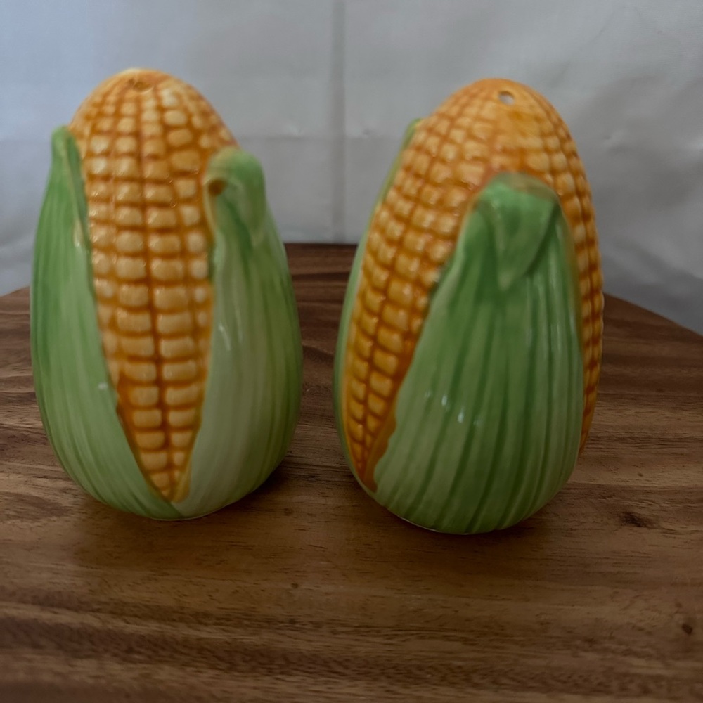 Unbranded Vintage Ceramic Corn on the Cob Salt and Pepper Shaker Set